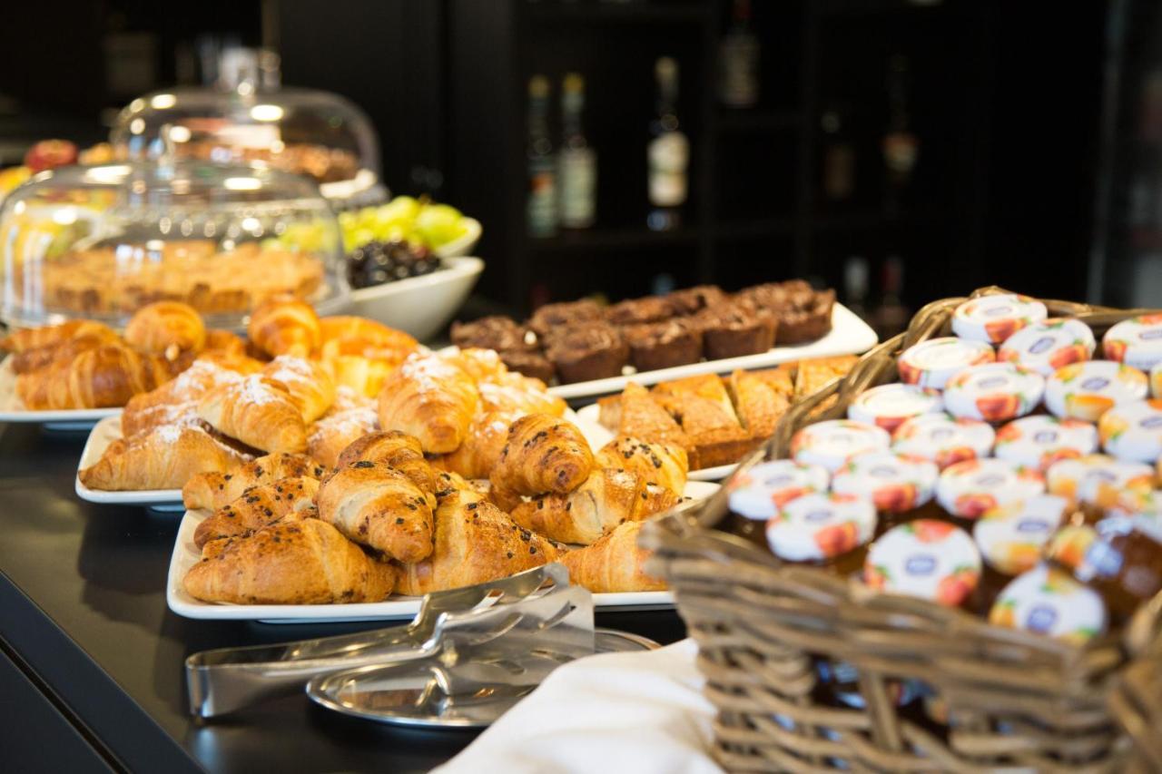 Goti Hotel Torbole Sul Garda Екстер'єр фото